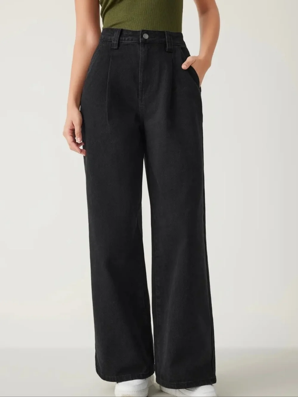 Cider High-Waisted Wide Leg Pleated Jean Black XXS